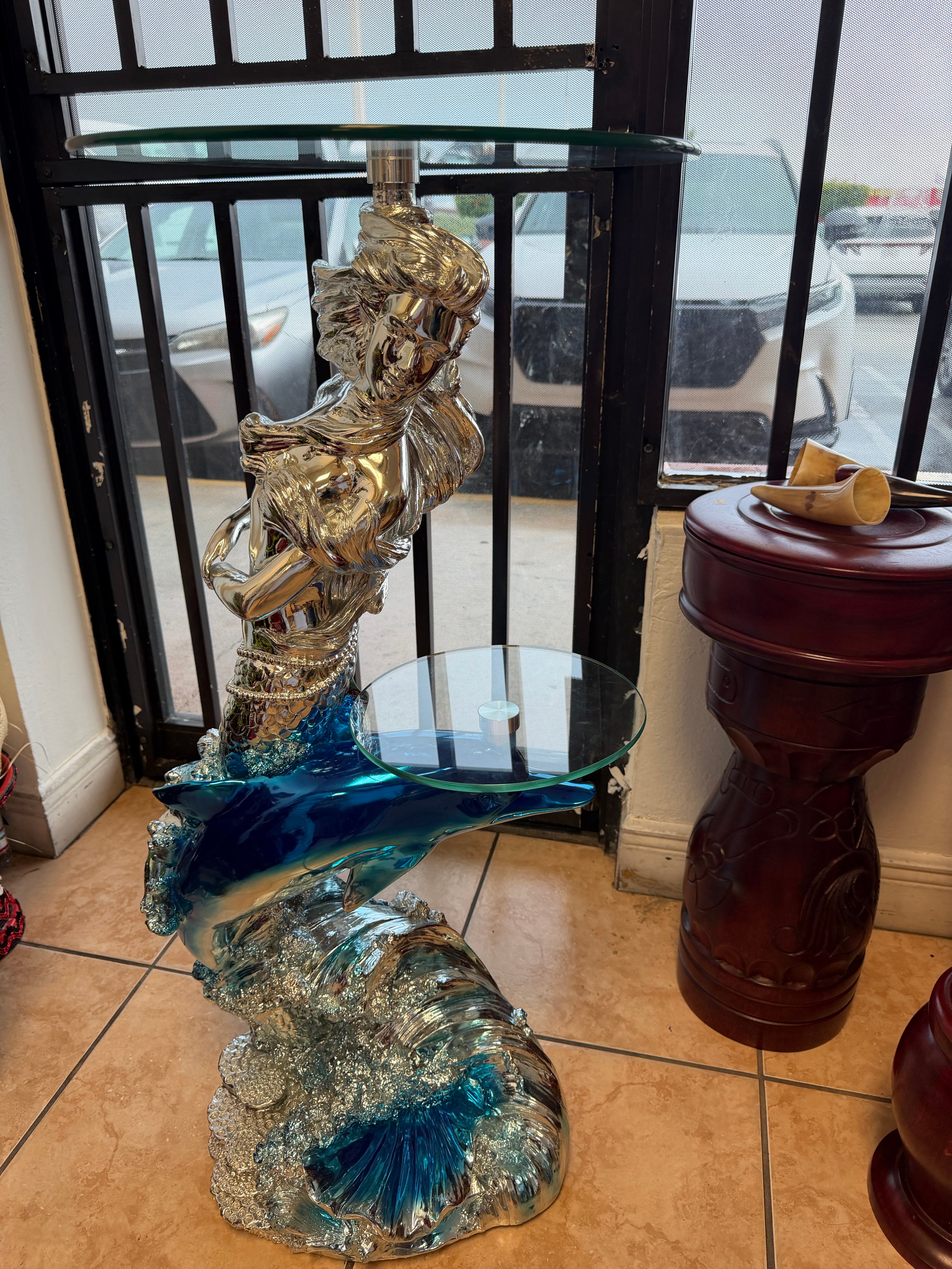Pedestal y sopera