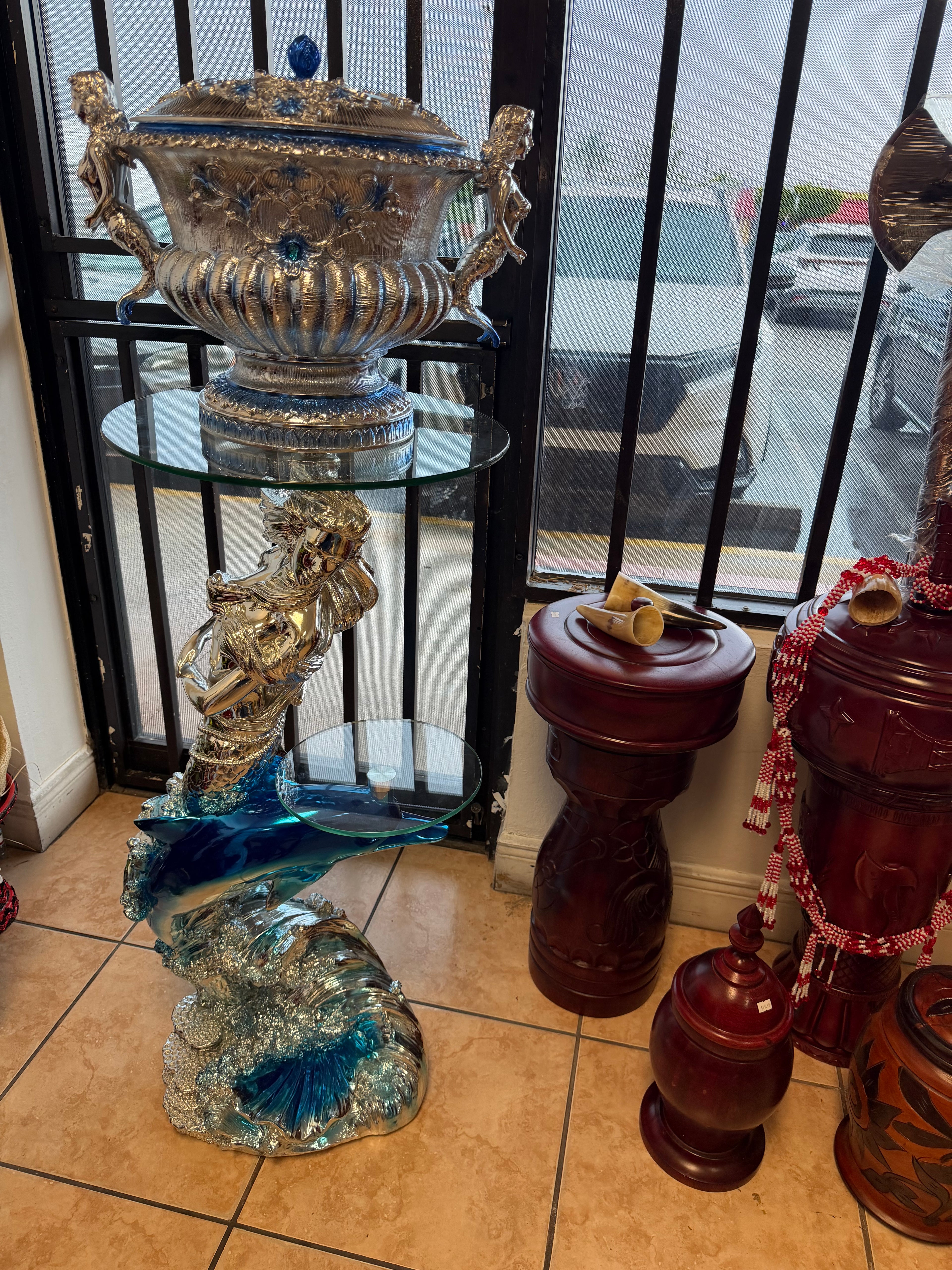 Sopera y pedestal